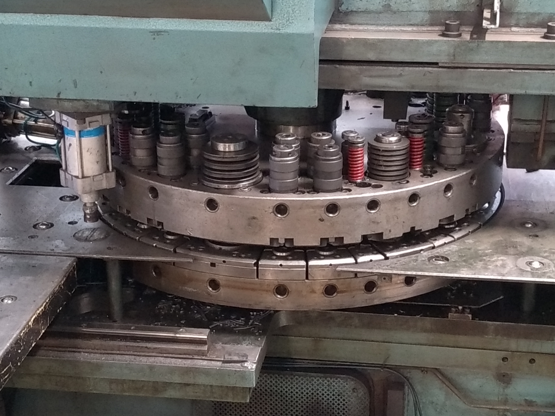 CNC Punching Machine Turret